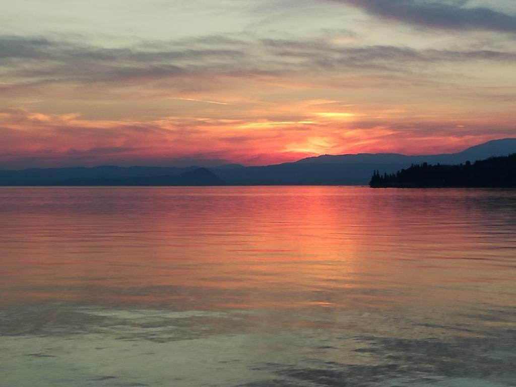 Garda Lake Apartment Bagian luar foto