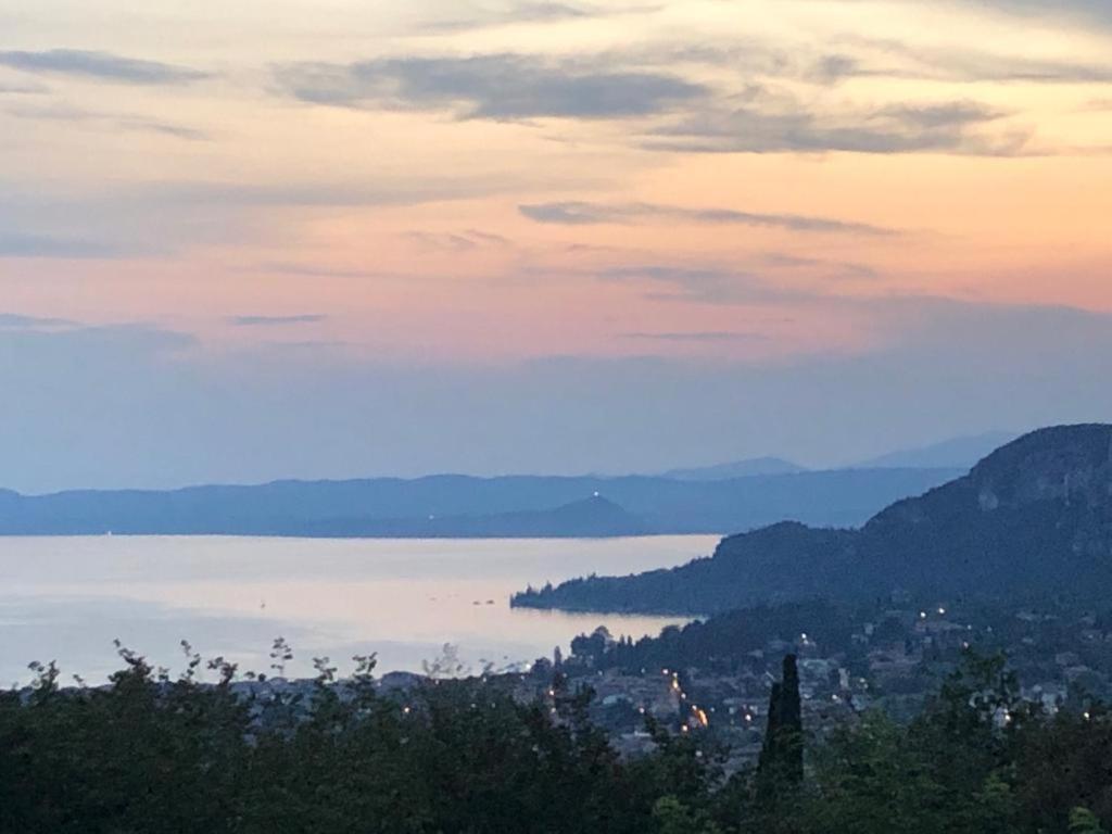 Garda Lake Apartment Bagian luar foto
